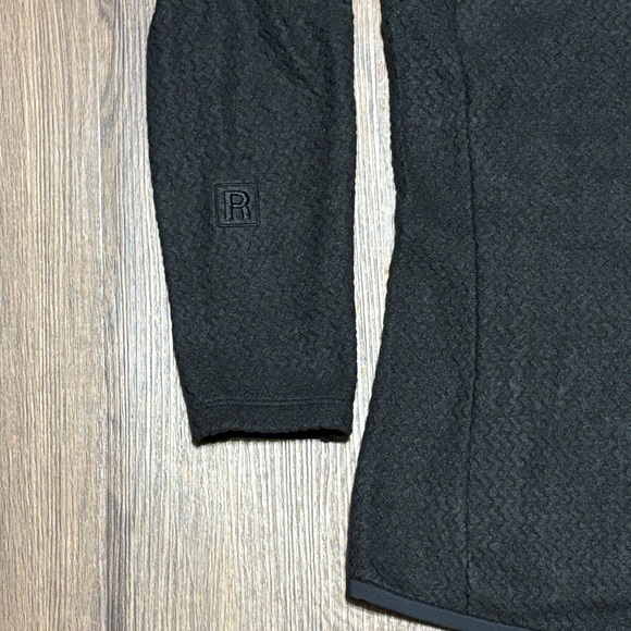 Patagonia R1 Air Jacket w Hood - Picture 6 of 9